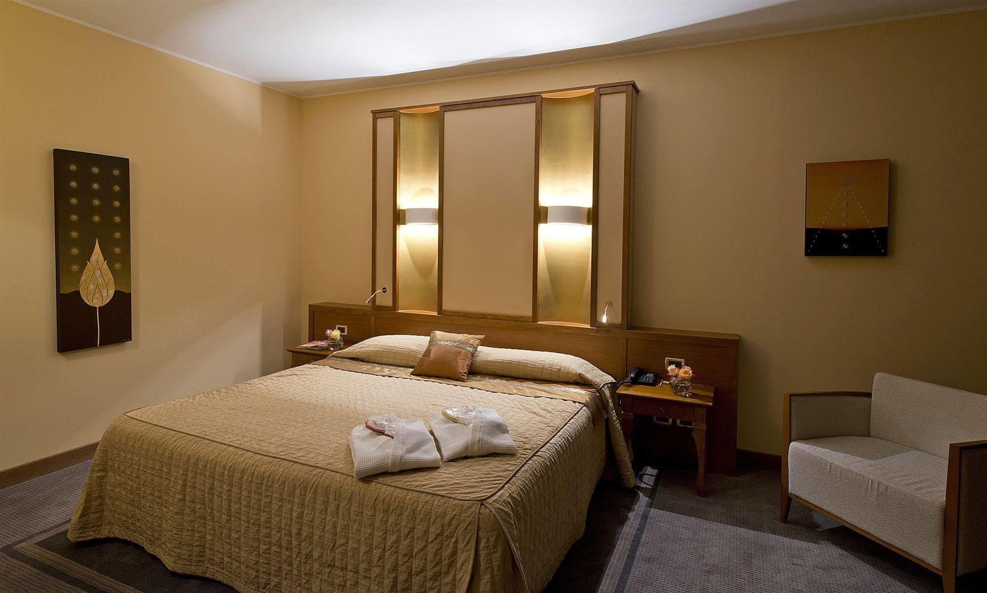 Thai Si Royal Thai Spa Lovadina Экстерьер фото