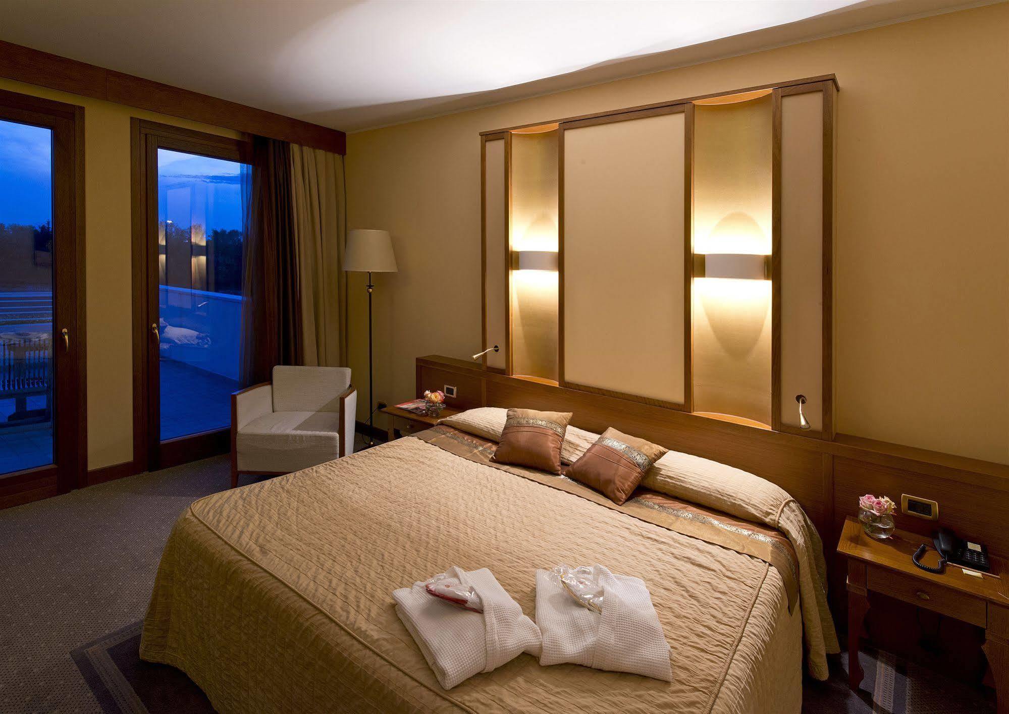 Thai Si Royal Thai Spa Lovadina Экстерьер фото